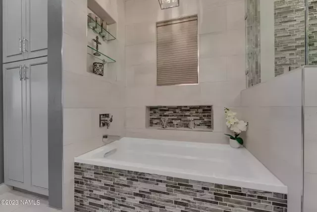 Custom Tub